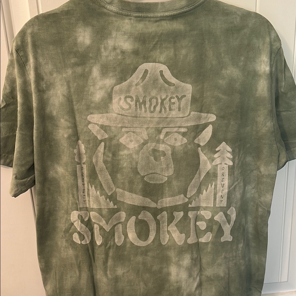 Smokey 🐻 Short Sleeve Tee with Vintage Wash - Picture 3 of 5